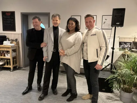 Bild: Grandiose Stimmung mit der Original Mike Dee Kultshow in Badendorf