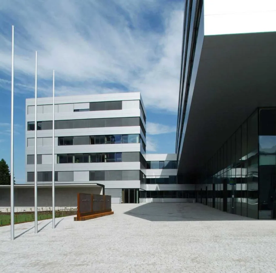 Bietet ein ideales Studienumfeld – der Neubau der FH Vorarlberg. Foto: Fachhochschule Vorarlberg, Abdruck honorarfrei zur Berichterstattung über die Fachhochschule Vorarlberg
