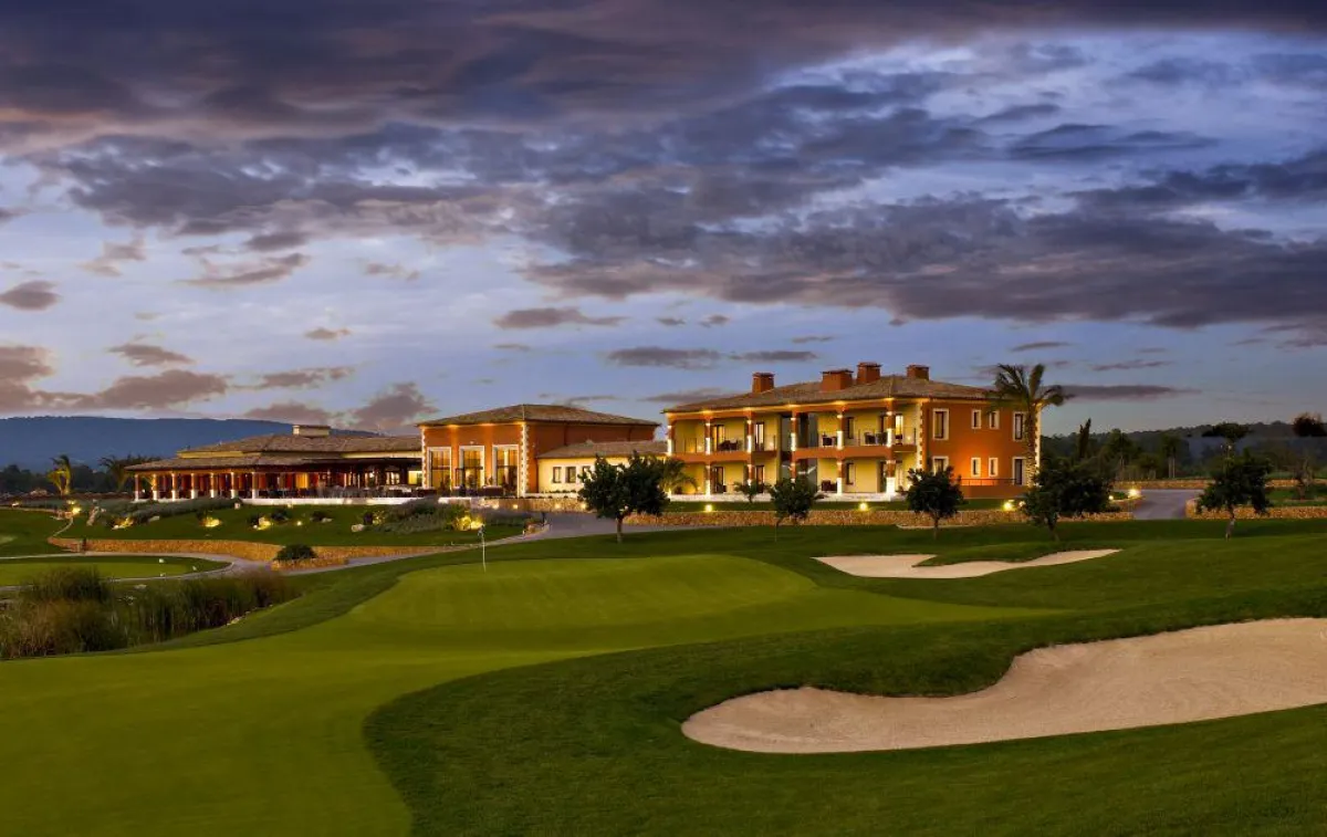 Urlaub mit Drive ? Golfen auf den schönsten Plätzen Mallorcas. Bildnachweis: Golfplatz Son Gual
