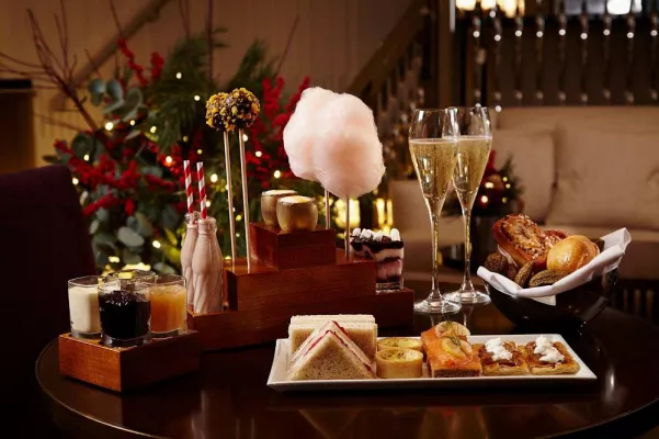 Bild: One Aldwych: Mit Rotkehlchen, Winter-Cocktails und Weihnachtsklassikern in die Londoner Festtagssaison