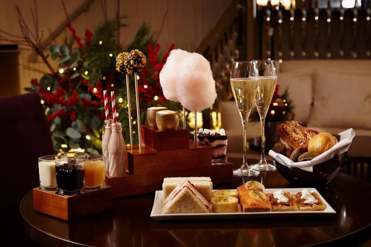 Bild: One Aldwych: Mit Rotkehlchen, Winter-Cocktails und Weihnachtsklassikern in die Londoner Festtagssaison