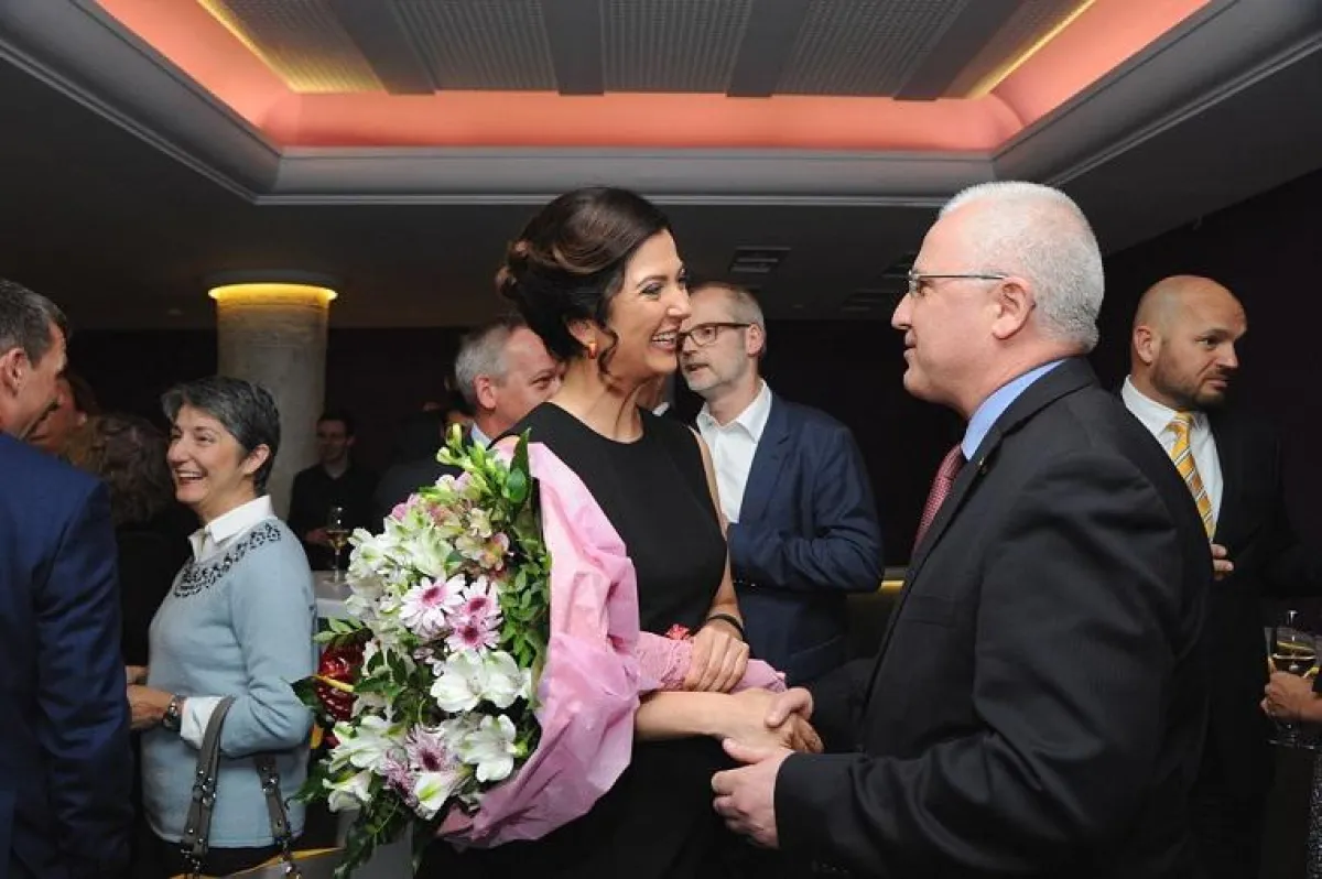 Valentin Georgiev, AmCham Bulgarien, gratuliert Maya Yaneva, Sitel