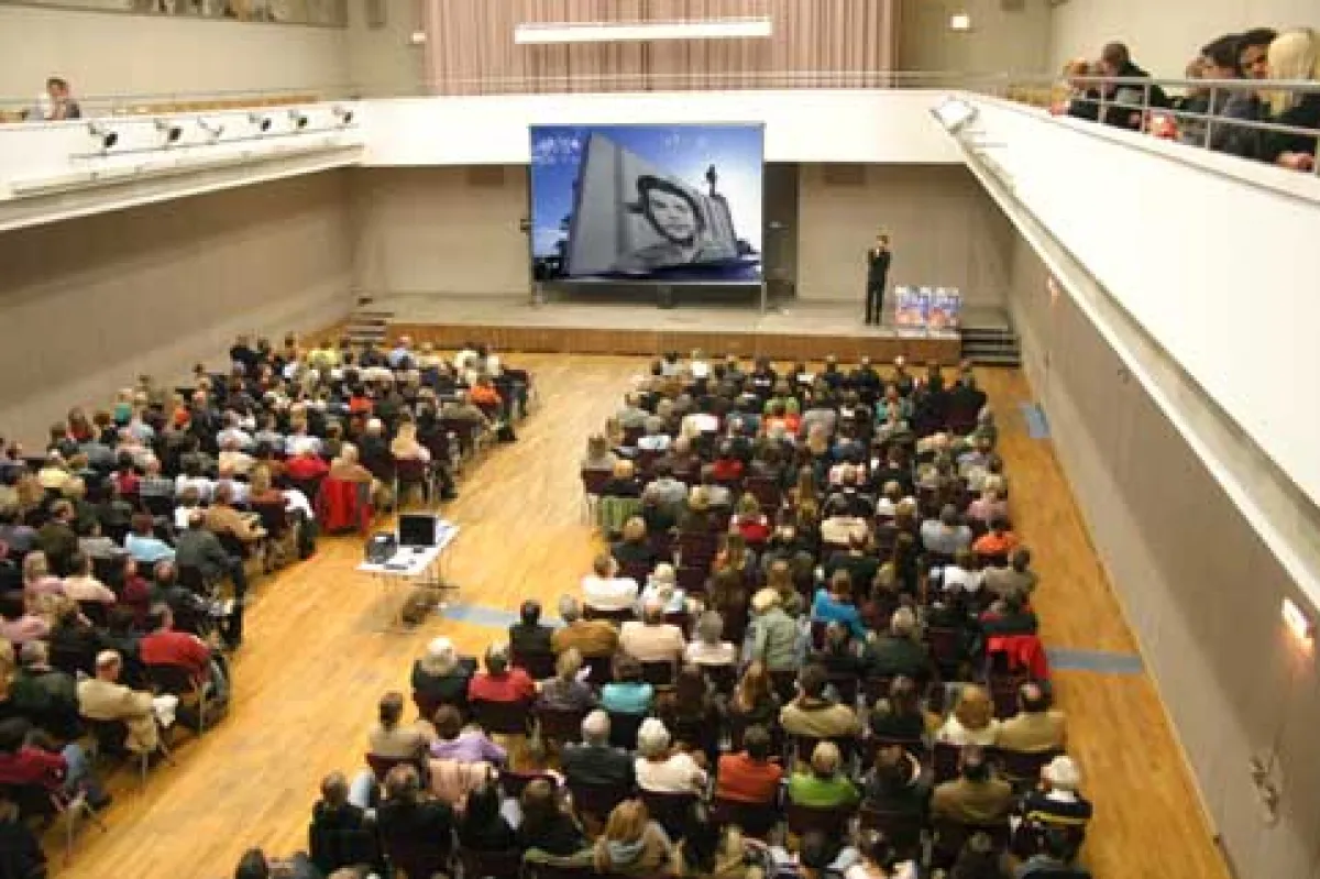 Ausverkaufte Premiere an beiden Tagen - KUBA Live-Multimediashow von Martin Engelmann