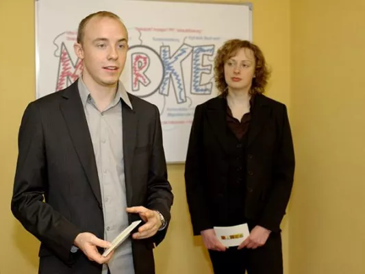 Verblüffendes Marketing - Der Erfolg von Coca Cola Bild: Verblüffendes Marketing - Der Erfolg von Coca Cola