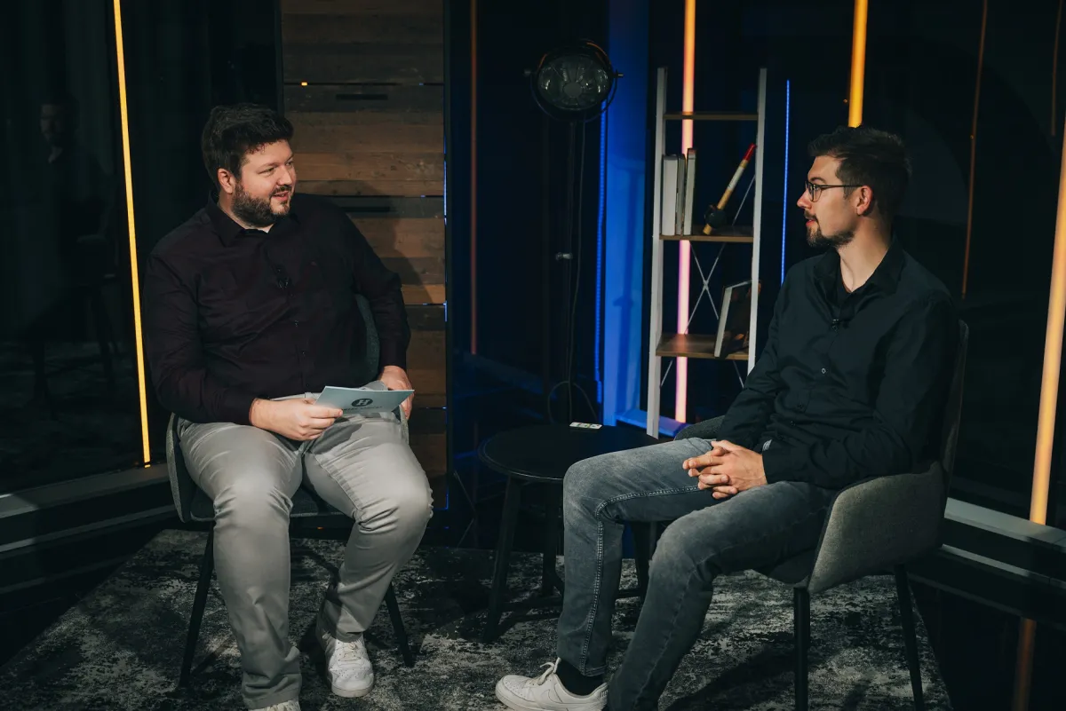 Oliver Oettgen und Justin Bockey im Studio bei den Aufnahmen zu Handwerk spricht (© Justin Bockey)