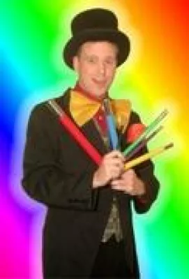 Bild: Zauberer Markus Poétes (ver)zaubert auch 2008 wieder auf dem Burgweihnachtsmarkt in Raeren, Belgien