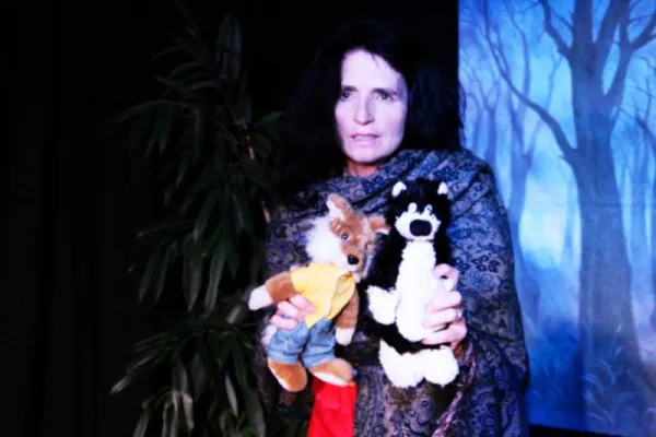 Bild: Beate Sarrazin inszeniert "Pinocchio". Am 14.06.2015 im Theater Anderswo