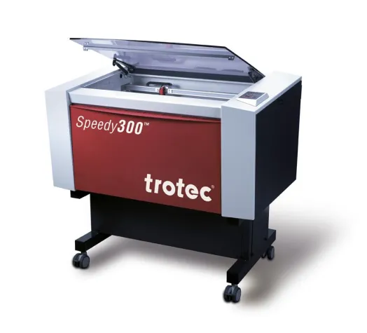 Bild: IronMan arbeitet mit einem Laser von Trotec