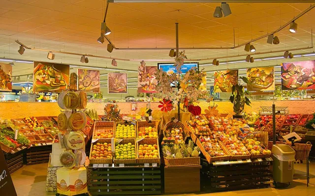 Bild: Feuerwerk der Kreativität: ein Edeka wird zur Kunstmeile