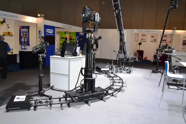 Bild: ACE Sicherheitsstoßdämpfer: Notstopp-Spezialisten feiern Premiere bei Film und Fernsehen