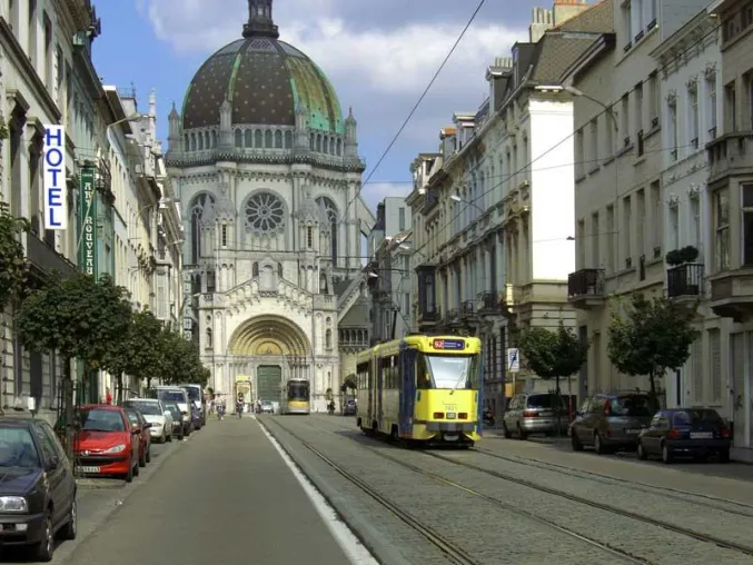 Mit öffentlichen Verkehrsmitteln stets gut ankommen Bild: Mit öffentlichen Verkehrsmitteln stets gut ankommen