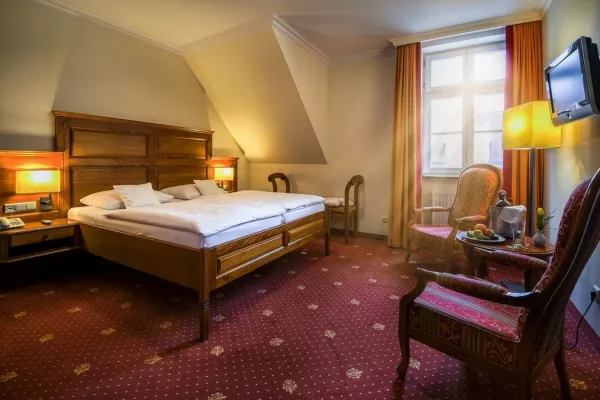 Bild: Jetzt einfach und bequem Zimmer online buchen im Wasserschloss Mellenthin