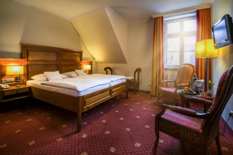 Bild: Jetzt einfach und bequem Zimmer online buchen im Wasserschloss Mellenthin