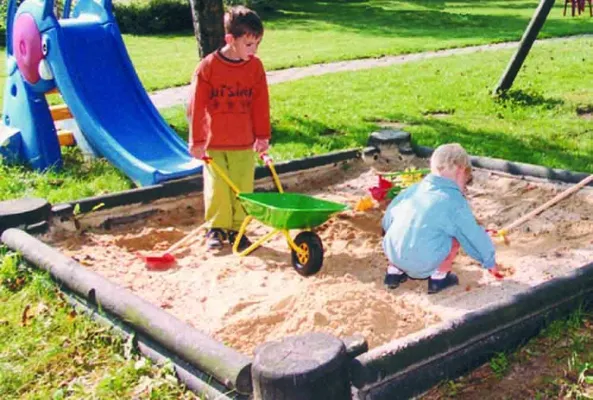 Bild: Hygiene im Sandkasten: Den Spielsand jedes Frühjahr auswechseln