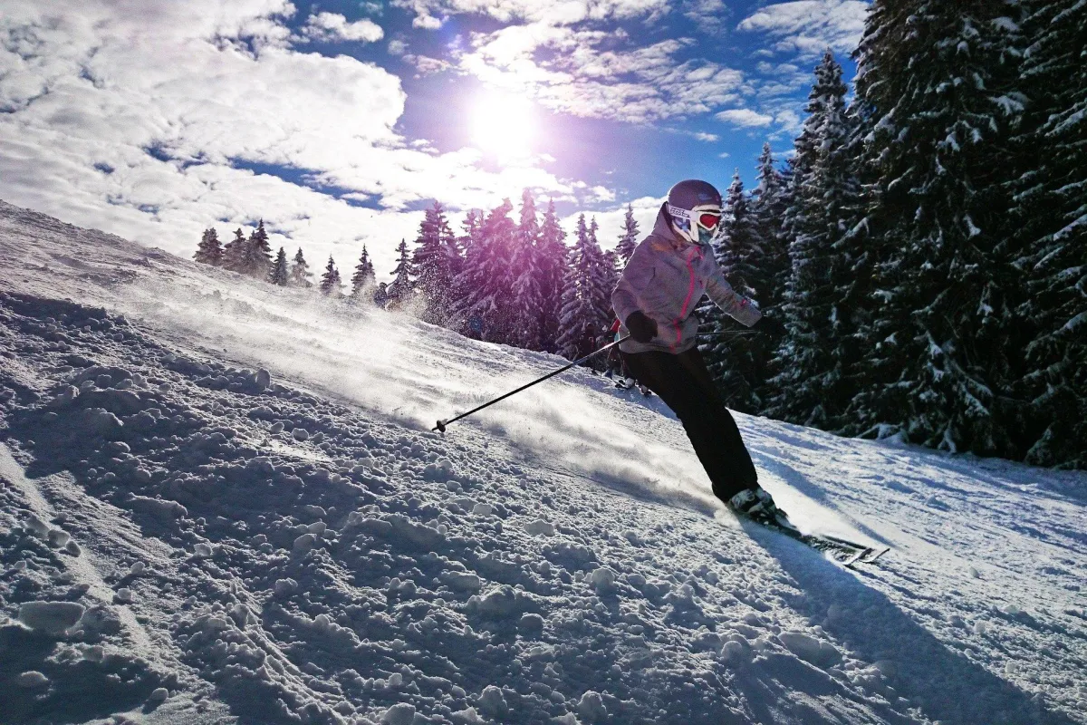 Mehr Schwung auf der Piste dank EMS Training bei Körperformen | Bildquelle: Pixabay
