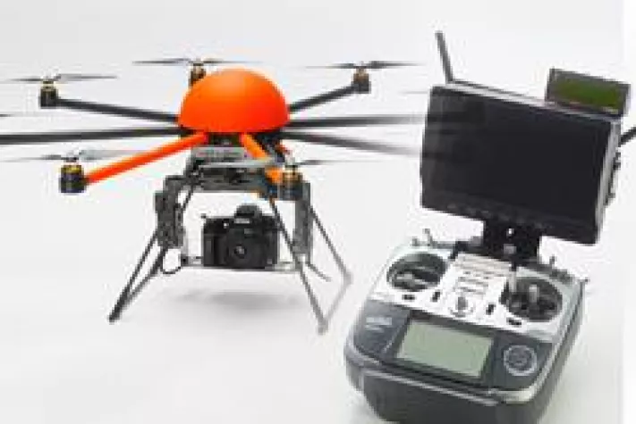 Bild: ddp energy bietet Thermografie-Inspektion mit Luftdrohne (UAV)