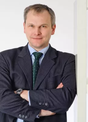 Bild: Personalberater Alexander Walz hält Vortrag bei der BVMW-Festveranstaltung