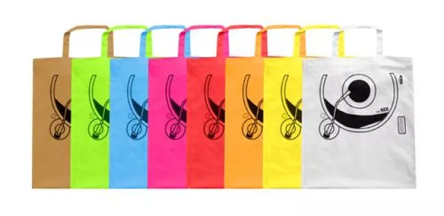 Bild: Shopping Bags "Hey DJ" von hello NEO geben diesen Sommer den Takt an