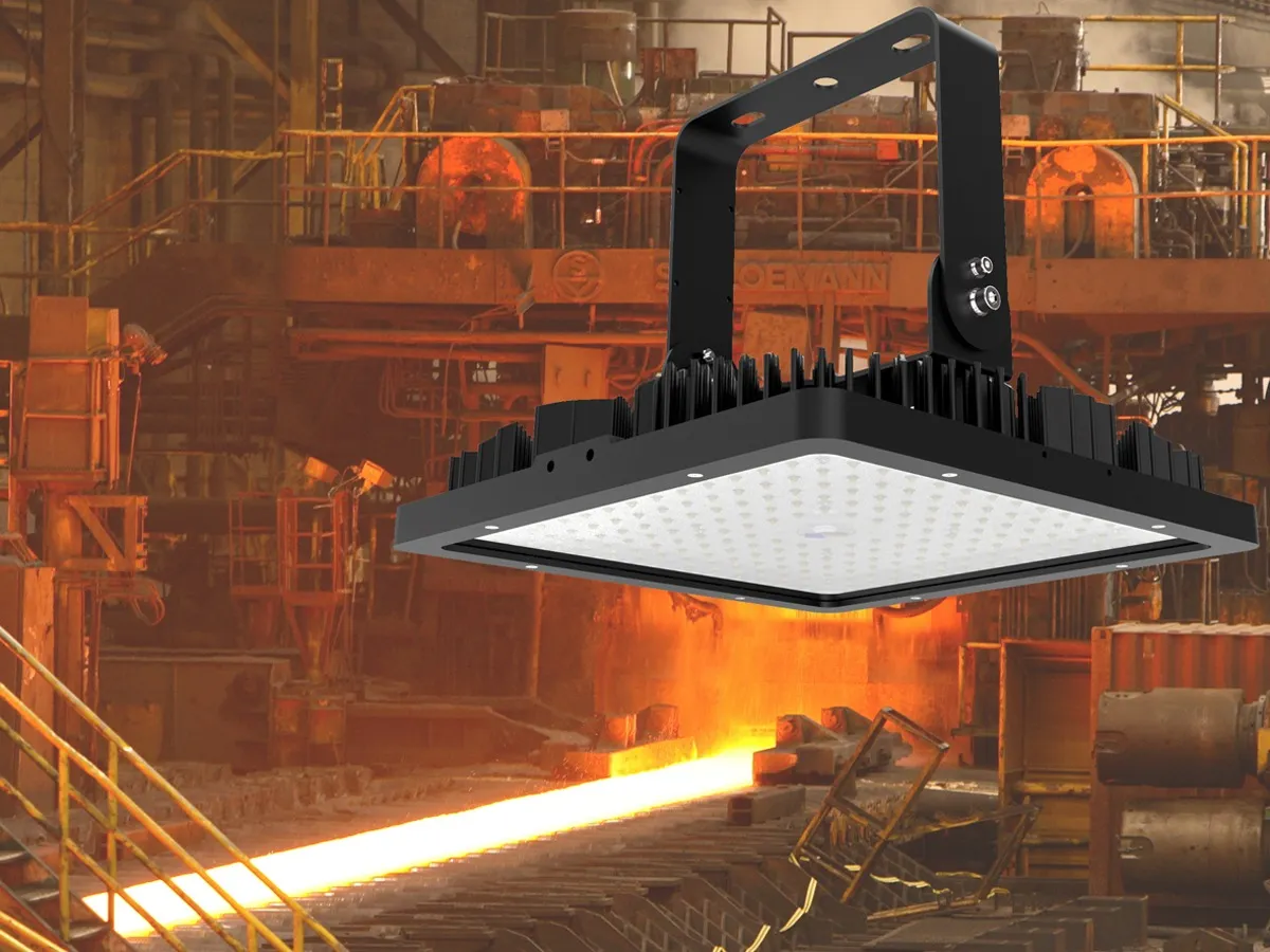 Hochtemperatur-LED-Hallenleuchte für Umgebungstemperaturen bis 85°C (© LEDAXO GmbH & Co. KG)