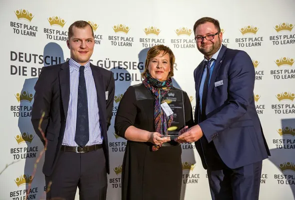 Bild: Netzwerkspezialist nicos AG ausgezeichnet als „exzellenter Ausbildungsbetrieb“