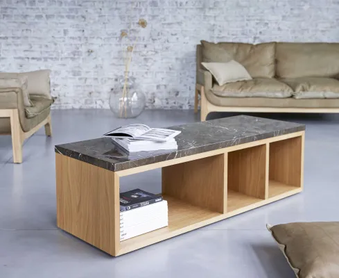 Bild: Natürliche Behaglichkeit: Polstermöbel in Kombination mit Holz