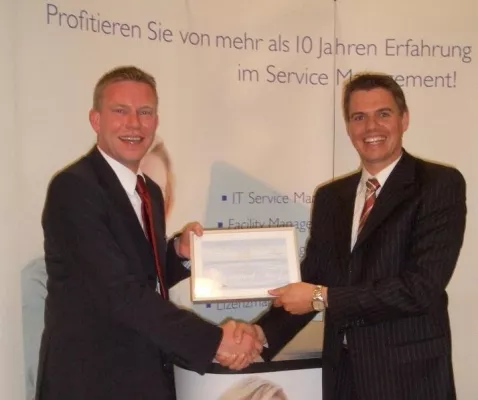 Bild: Fünf-Sterne für helpLine:  ITSM Suite helpLine 2.0 erhält ITIL-Premium-Zertifizierung von Serview