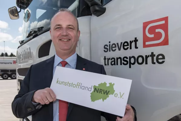 Bild: Die Sievert Handel Transporte GmbH wird Mitglied im kunststoffland NRW e.V.