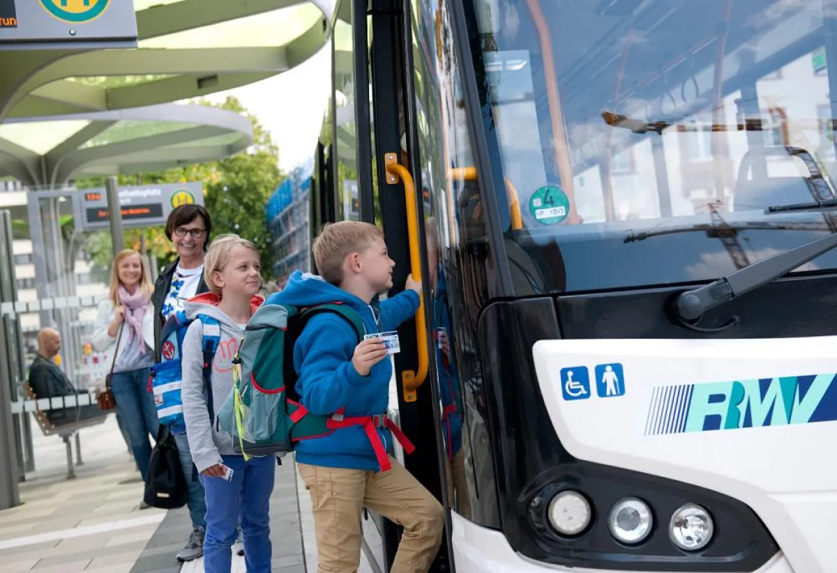 IT-Landschaft im RMV standardisieren: rms GmbH nimmt Gesamtsystem der IVU in Betrieb