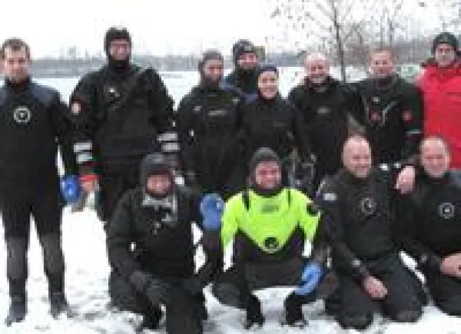 Bild: PADI Tauchlehrerprüfung bei Minusgraden