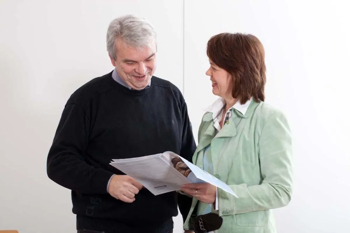 Geschäftsführerin Christine Seger (rechts) im Gespräch