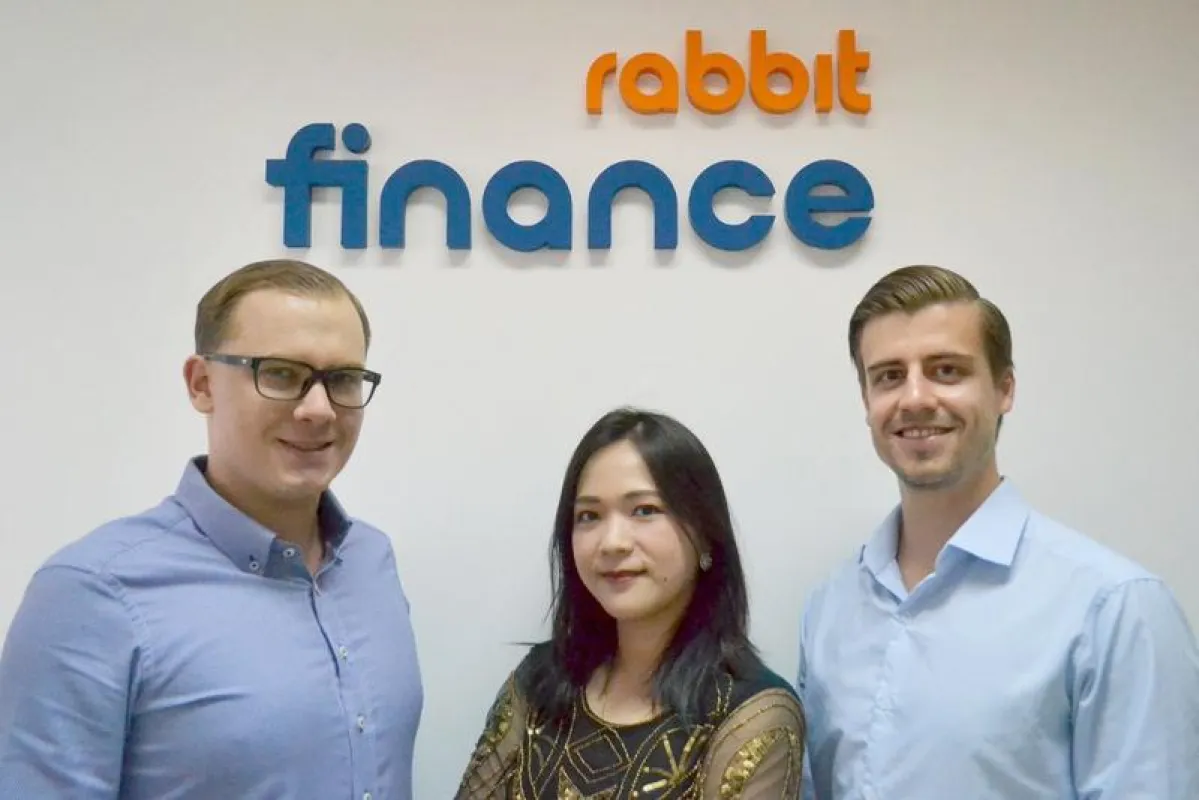 Team of rabbit finance: (from the left): Michael Steibl, Orramittra Chunhavat, and Thomas Maier. Photo credits: rabbit finance. ()