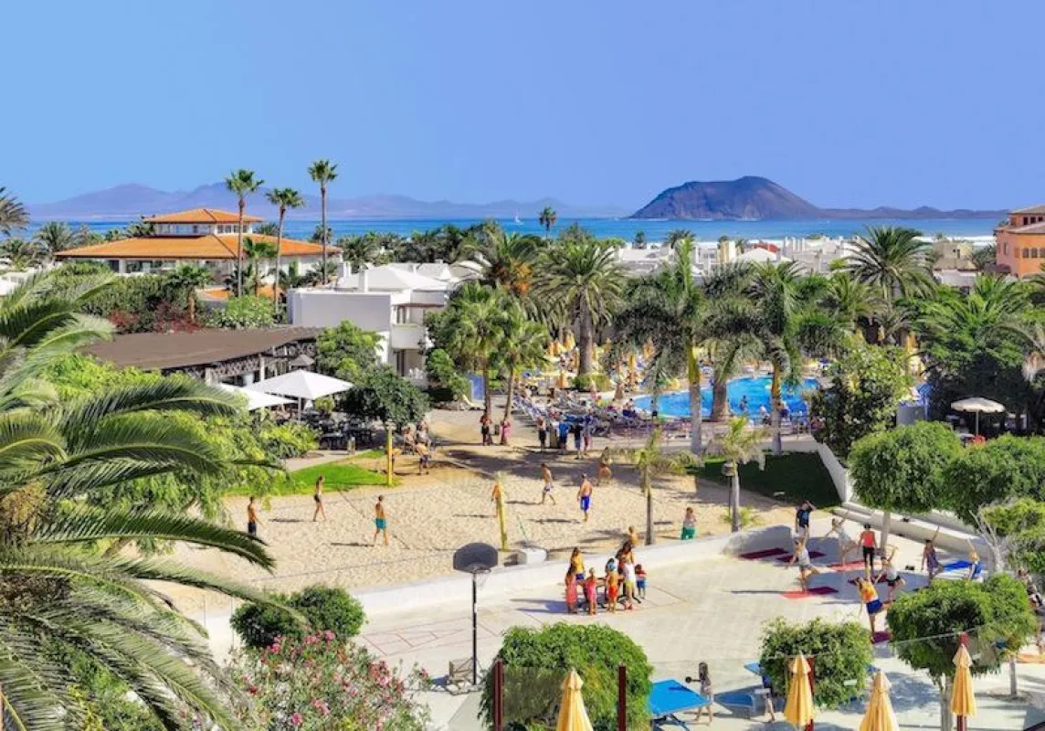 Blick auf den Aktivitäten-Bereich im Suite Hotel Atlantis Fuerteventura Resort