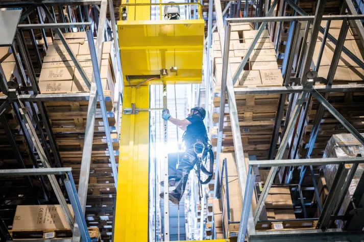 Optimale Leistungen rund um Regalbediengeräte und Fördertechnik Bild: Optimale Leistungen rund um Regalbediengeräte und Fördertechnik