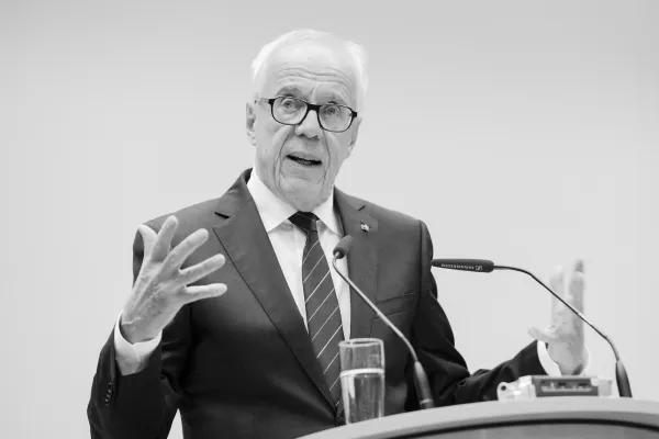 Altrektor Prof. Dr. Dres. h.c. Gert Kaiser verstorben Bild: Altrektor Prof. Dr. Dres. h.c. Gert Kaiser verstorben