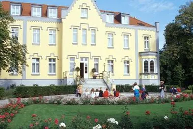 Bild: Jugendliche stärken Familien - das Familien-Gutshaus Wendorf startet