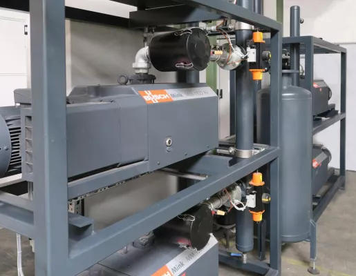 Bild: Moderne und effiziente Vakuumversorgung bei der Herstellung von Papiertüten