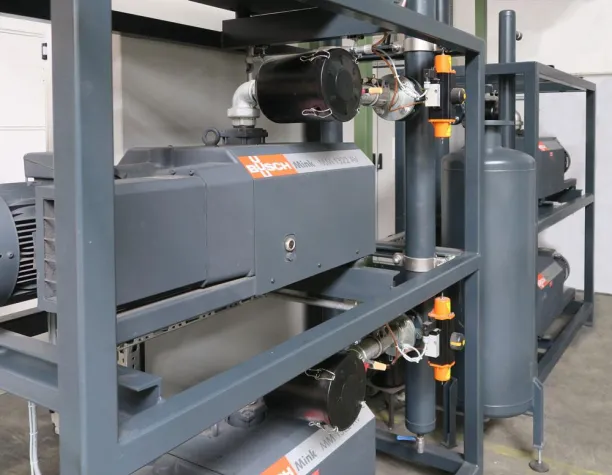 Bild: Moderne und effiziente Vakuumversorgung bei der Herstellung von Papiertüten