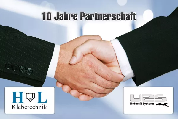 Bild: H + L Klebetechnik feiert Jubiläum – 10 Jahre Partnerschaft mit der UES AG