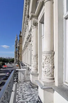 Triflex schützt repräsentative Schmuck-Fassade: Balkonsanierung Rathausplatz Wien Bild: Triflex schützt repräsentative Schmuck-Fassade: Balkonsanierung Rathausplatz Wien