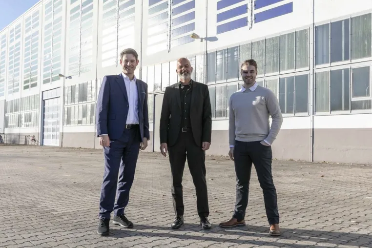 Bild: GARBE Renewable Energy - GREEN GmbH startet mit Pilotprojekt für innovative PV-Lösungen von Heliatek in Berlin