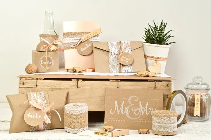 Bild: Individuelle Hochzeitspapeterie einfach selber machen: Mit den DIY Sets von miomodo!