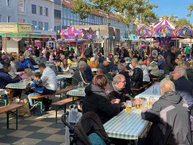 Bild: Zünftiges Oktoberfest in Wolfsburgs Innenstadt