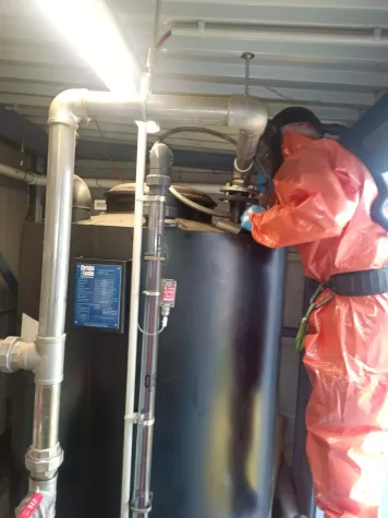 Bild: Unsichtbare Umweltzeitbombe: Capstone B verseucht Industrieanlagen und bedroht unser Trinkwasser!