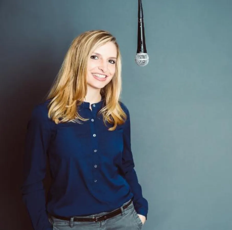 Moderatorin Janine Mehner