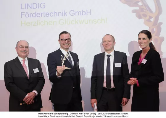 Deloitte zeichnet die LINDIG Fördertechnik GmbH mit dem „Axia-Award“ für herausragende Leistungen aus. Bild: Deloitte zeichnet die LINDIG Fördertechnik GmbH mit dem „Axia-Award“ für herausragende Leistungen aus.