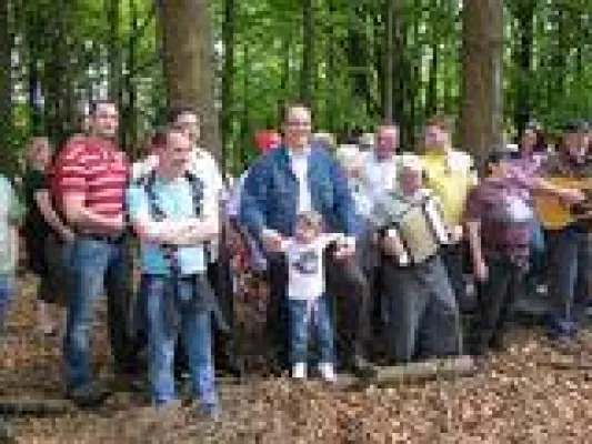 (01.05.2009) Morsbach – 76 Gipfelstürmer in der „Republik“ unterwegs Bild: (01.05.2009) Morsbach – 76 Gipfelstürmer in der „Republik“ unterwegs