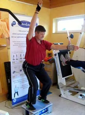 Bild: Physiomed Erbach – Ganzheitliche Trainingstherapie erweitert mit der neuen Trainingsgeneration VibroLibro®
