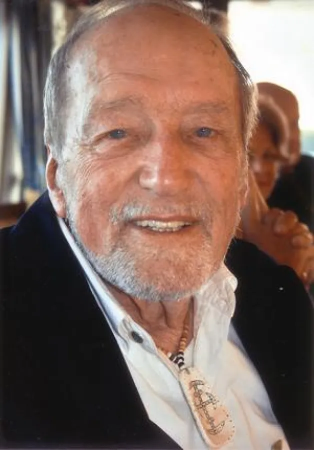 Delfinschützer und Segler-Legende Rollo Gebhard feiert seinen 90.