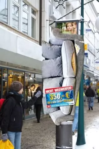 Bild: 100 Sofas in Bremer Innenstadt