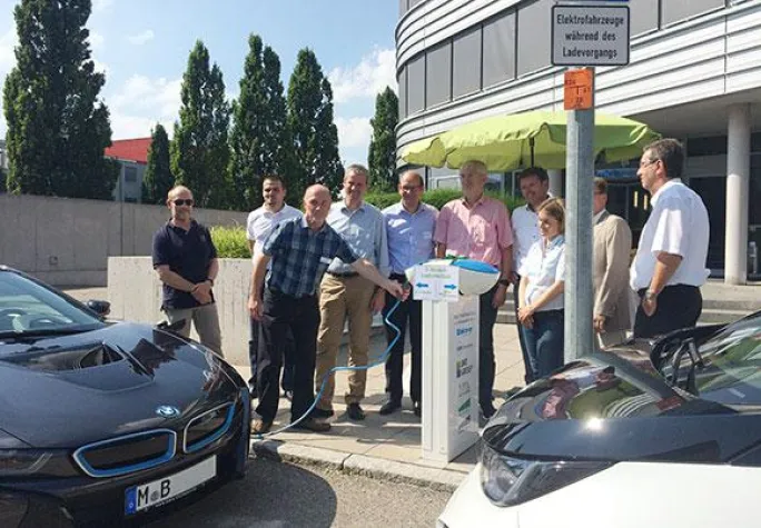 Bild: Elektror fördert E-Mobility mit eigener E-Ladesäule